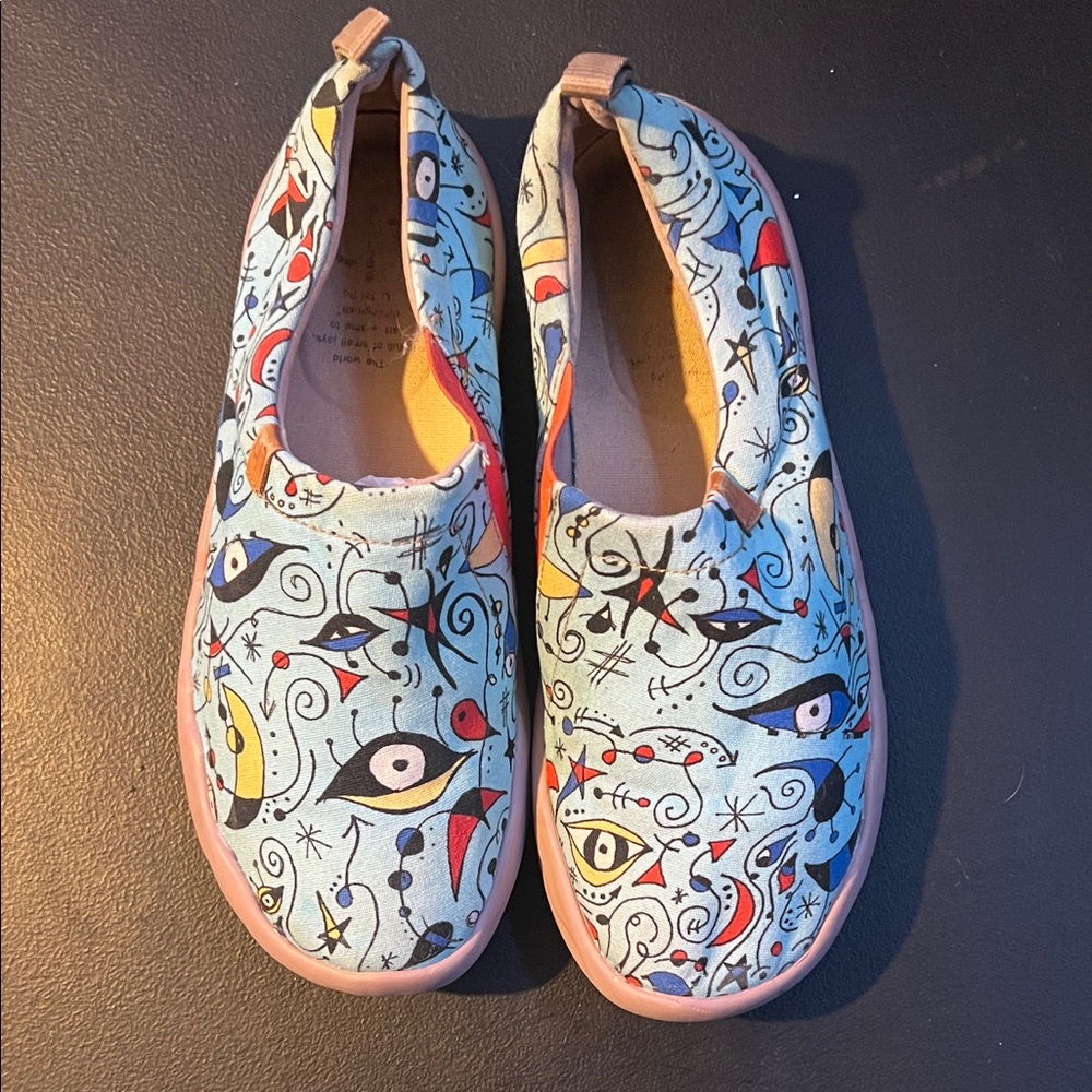 UIN Toledo Women's Blue Silence Art Painted Travel Slip on Canvas Shoes